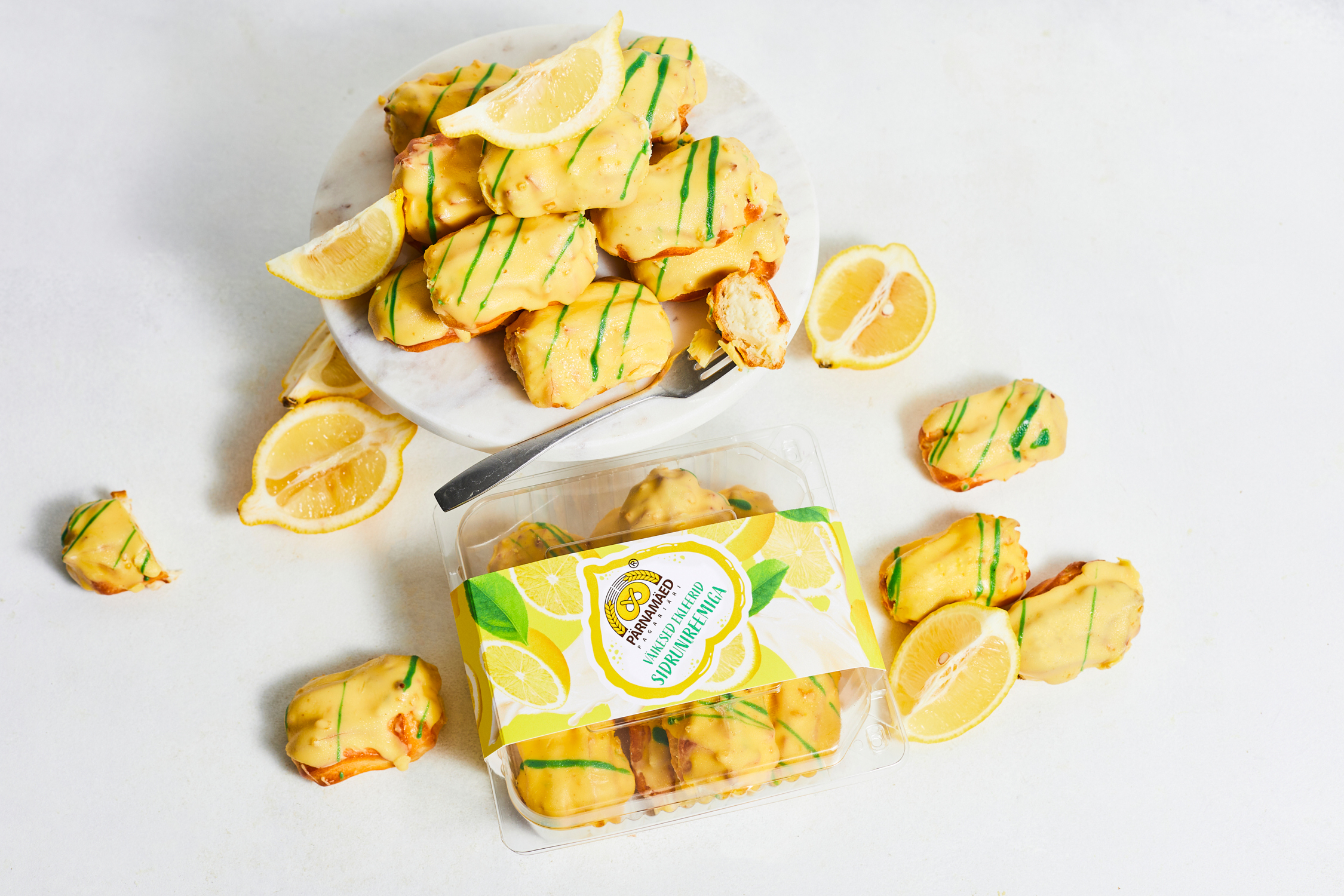 Väikesed ekleerid sidrunikreemiga